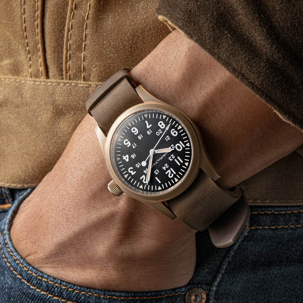 jongen jeans bedrag A New Watch Strap Gets Hamilton Khaki Field Mechanical Bronze Tune-up
